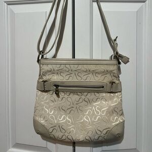 Simply Vera Vera Wang  Medium Crossbody Handbag Purse Beige